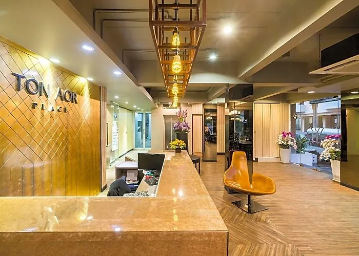 Hotel Ton Aor Place