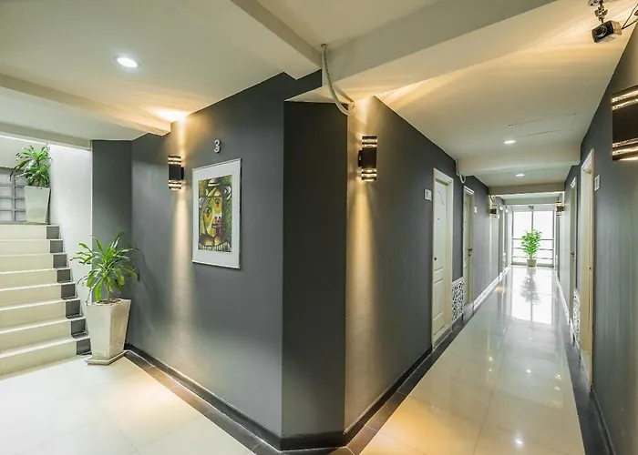 Hotel Ton Aor Place 3*