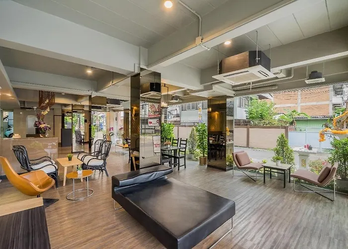 Ton Aor Place Hotel